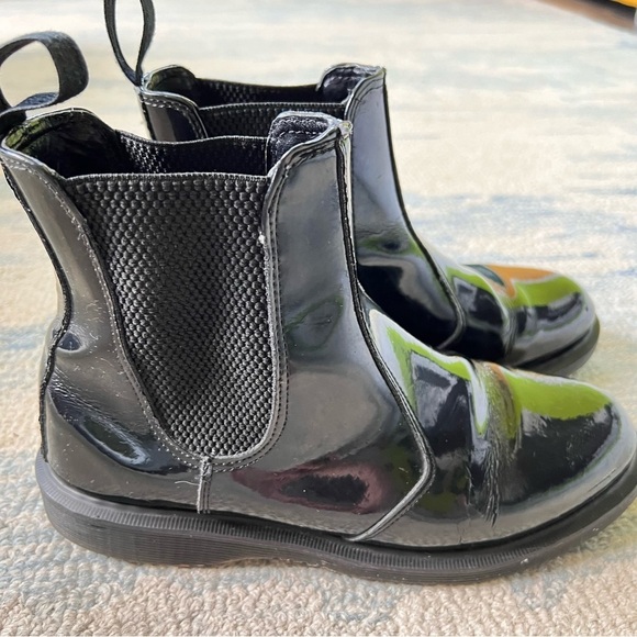 DR MARTENS FLORA PATENT LEATHER CHELSEA BOOTS SIZE 7 - Picture 12 of 15